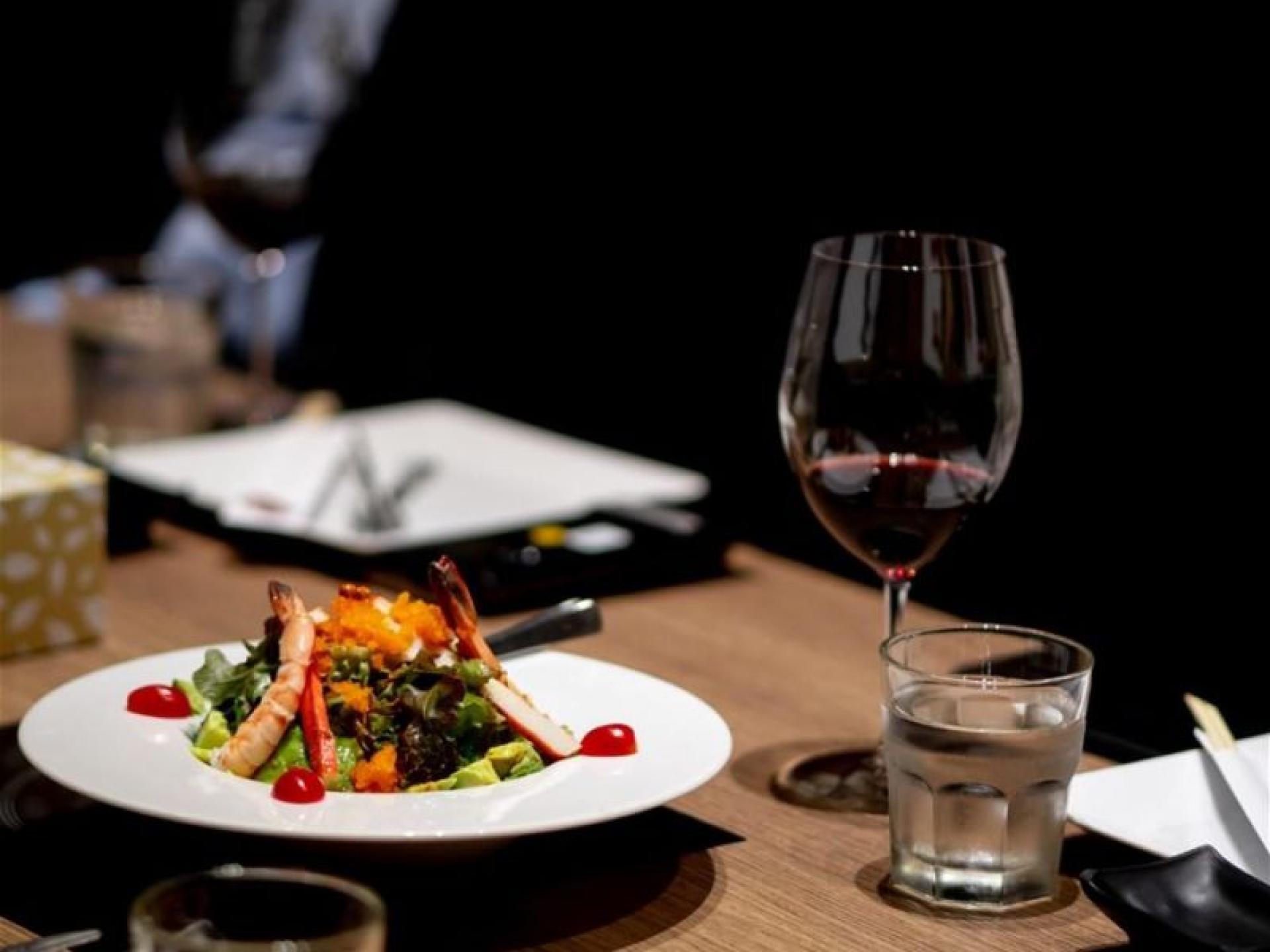 Established & Stylish Bistro 664522 1
