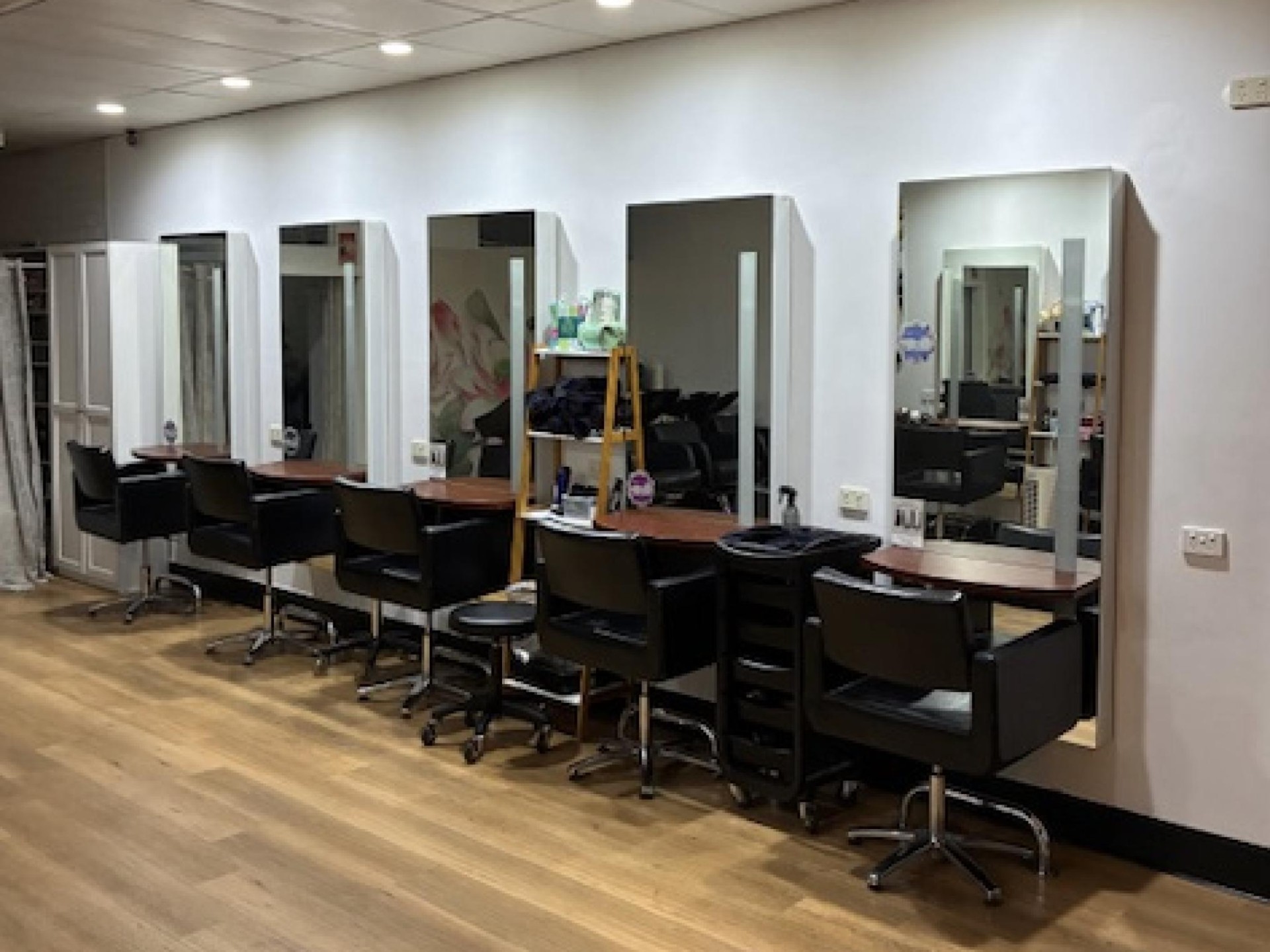 Hair And Beauty Salon 679740 1