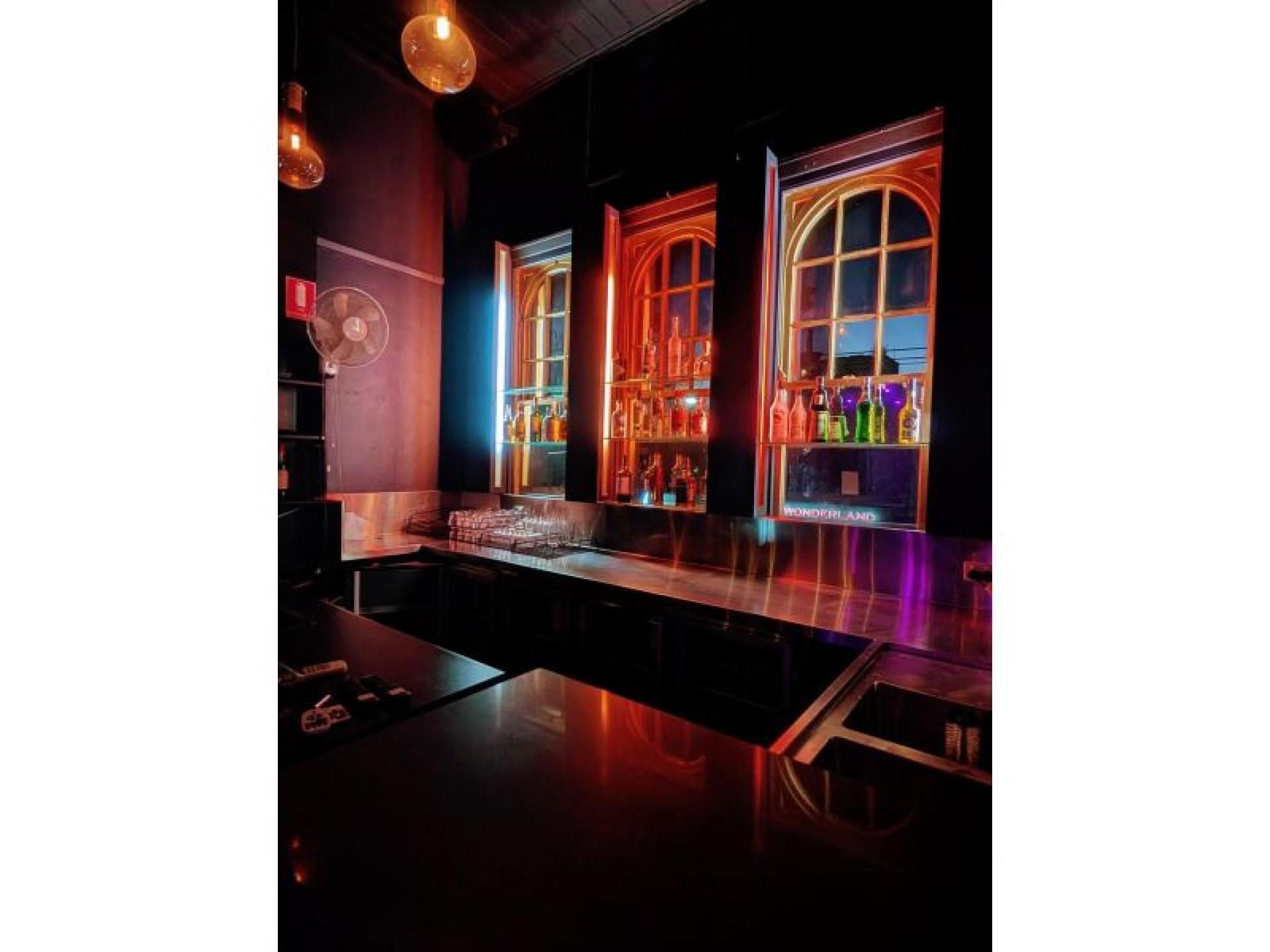 Wiwo Cocktail Bar Situated 677078 2