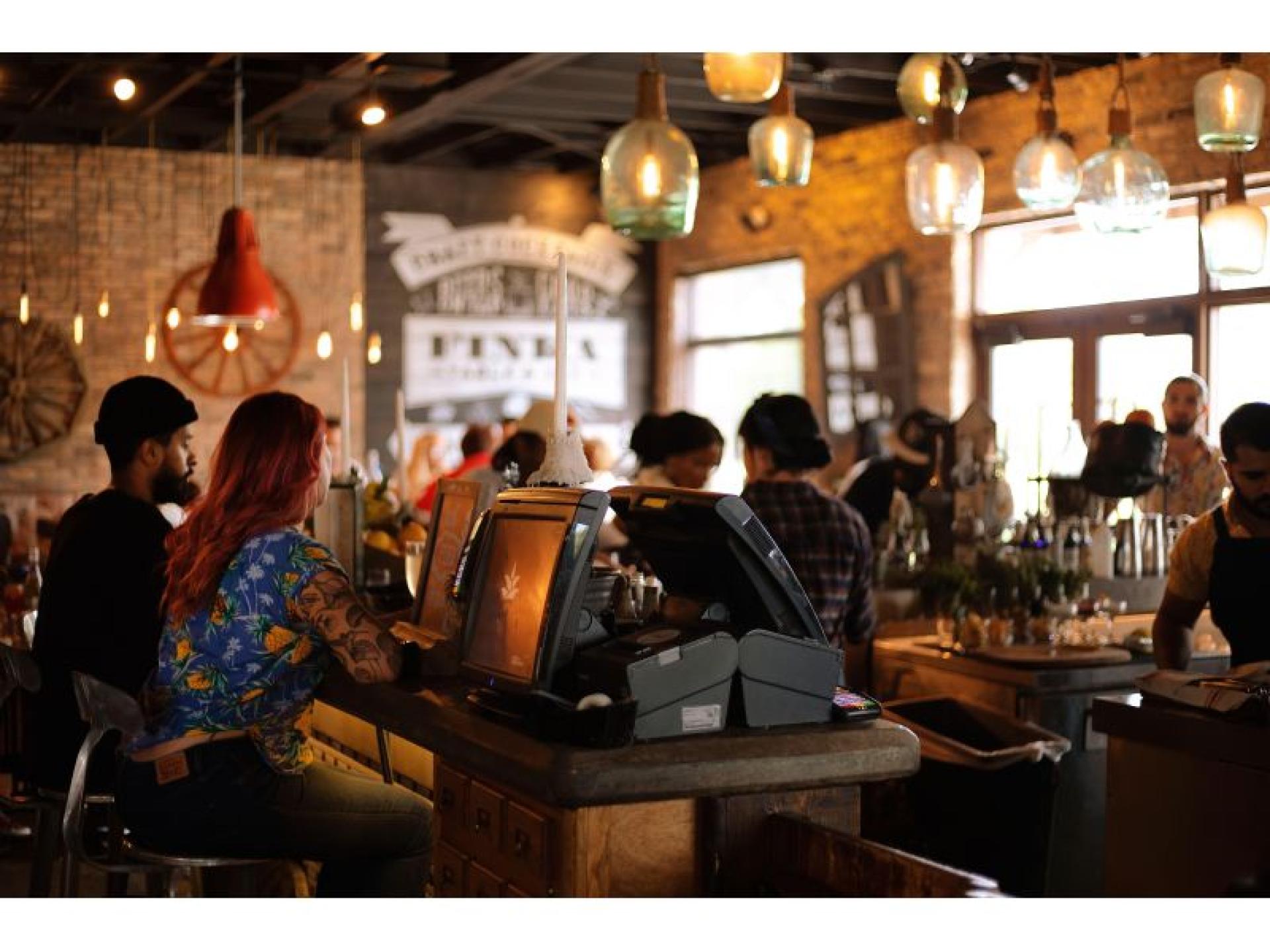 Fully Licensed Bar & 684557 1
