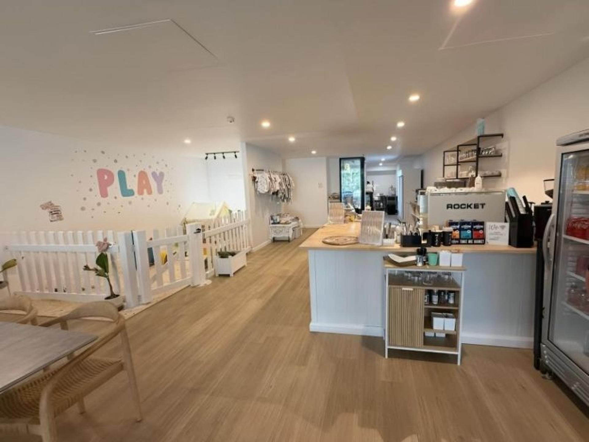 Spacious Cafe In Busy 684123 2