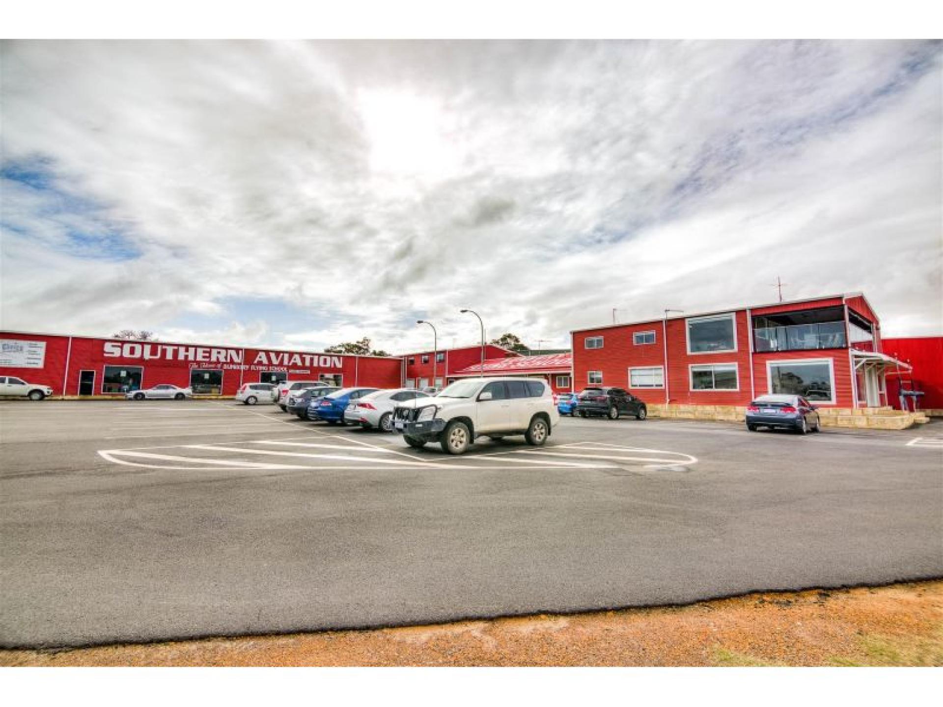 Wa Pilot Training School 665358 2
