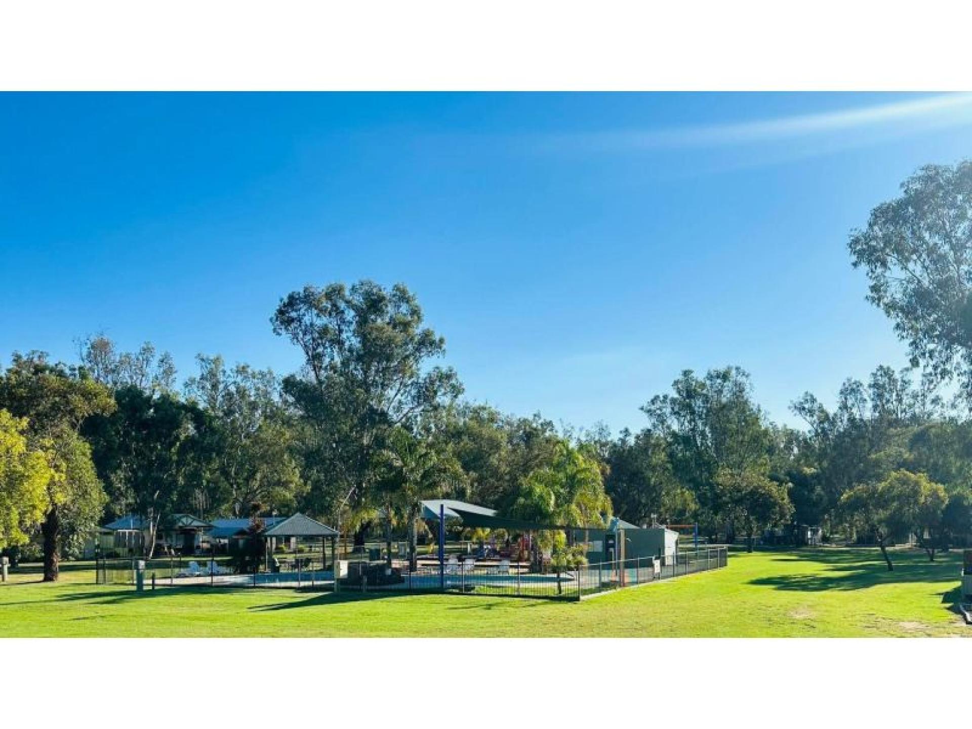 Expansive Resort With Strong 680300 3