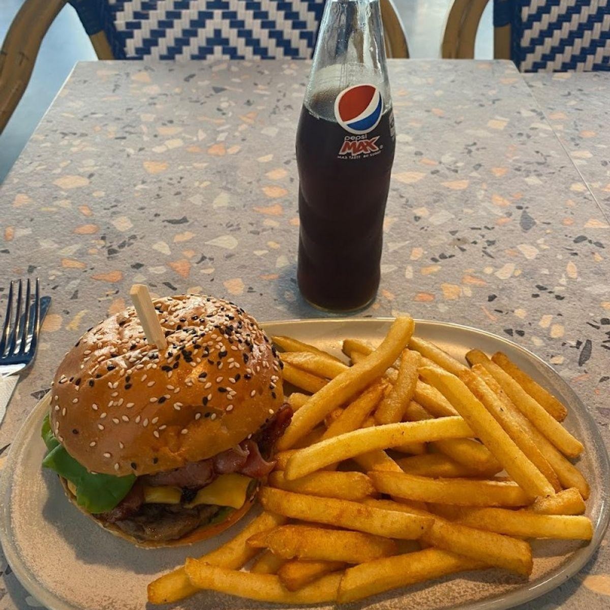 Opular Durk's Cafe + 682796 3