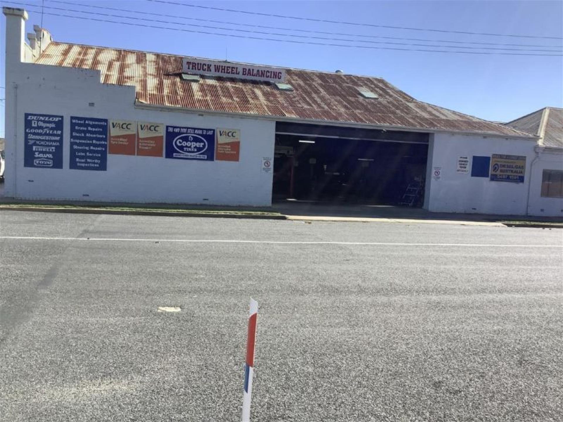 Business+property For Only $400k 680661 3