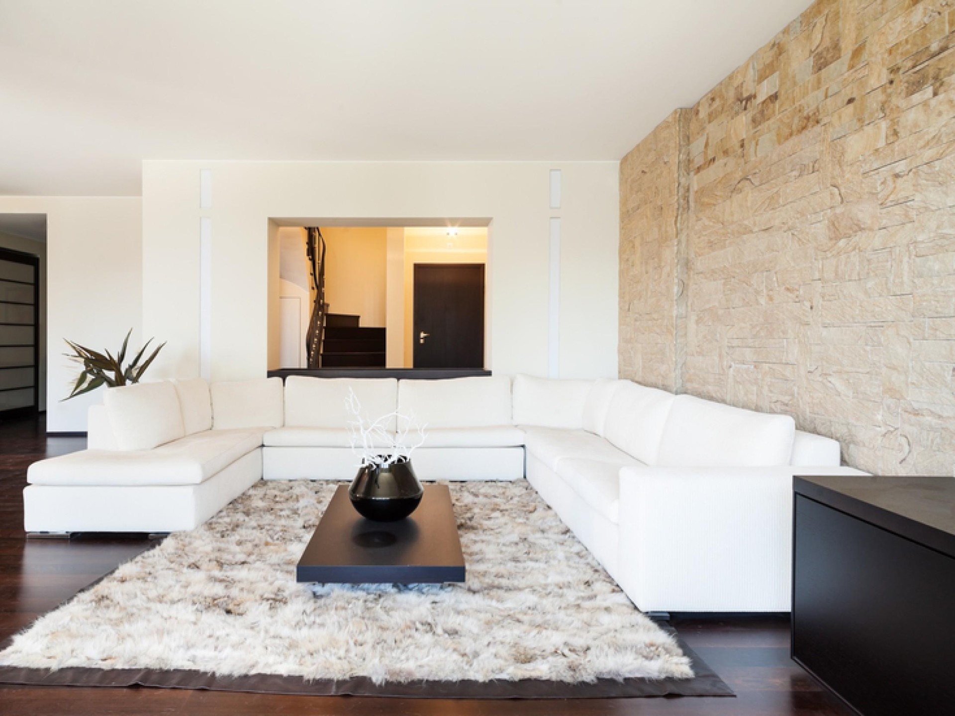 Market-leading Corporate Fit-out Distributor 679086 1