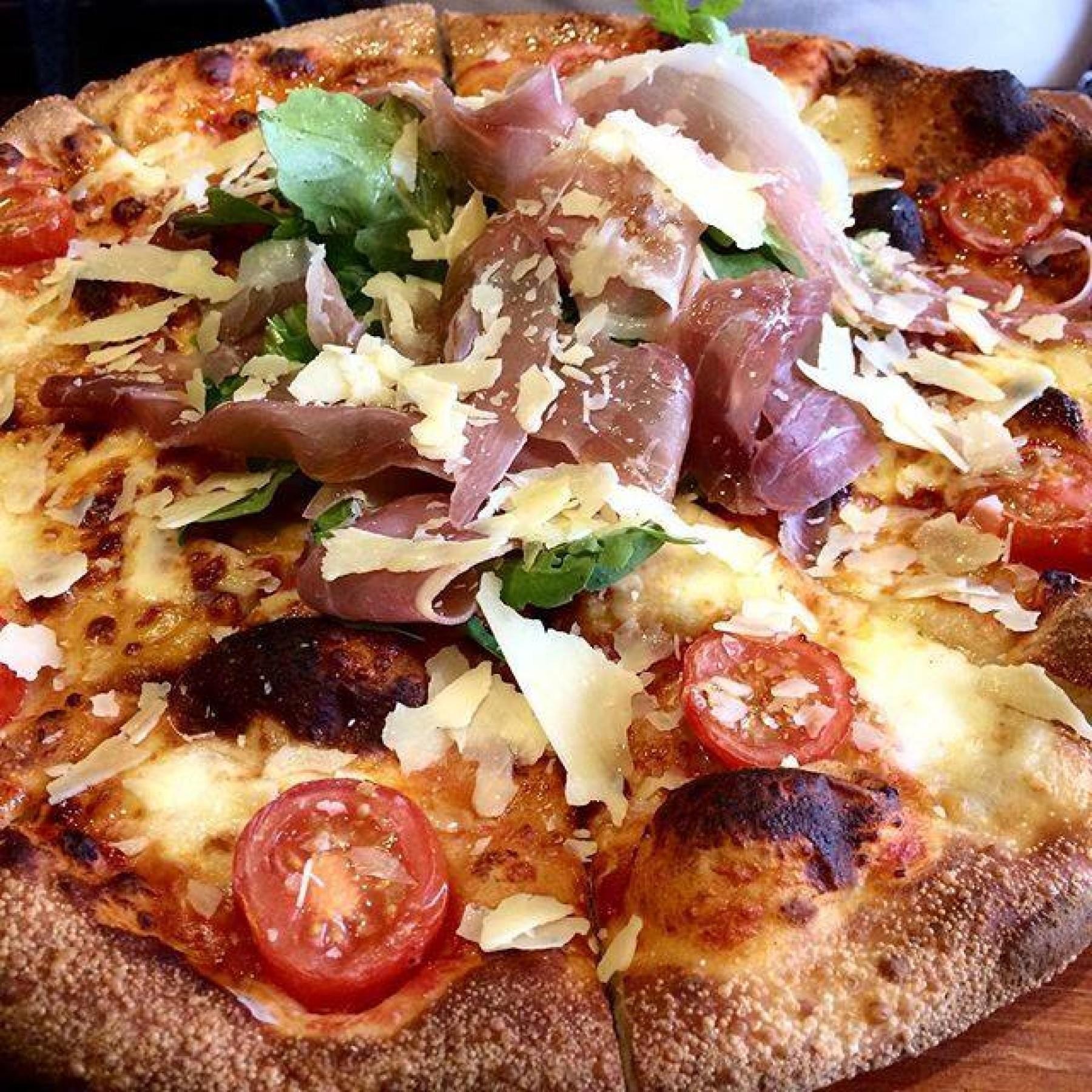 Pizza Shop 35 Years 680944 2