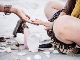 Well-established retail business specialisig in Crystals!