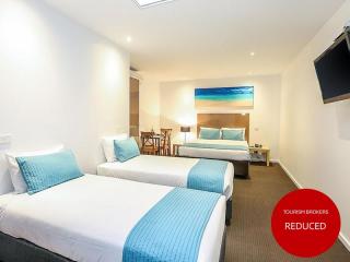 PRESTIGE LOCATION AND ACCOMODATION IN THRIVING VICTORIA’S SECOND LARGEST CITY - 2876MF