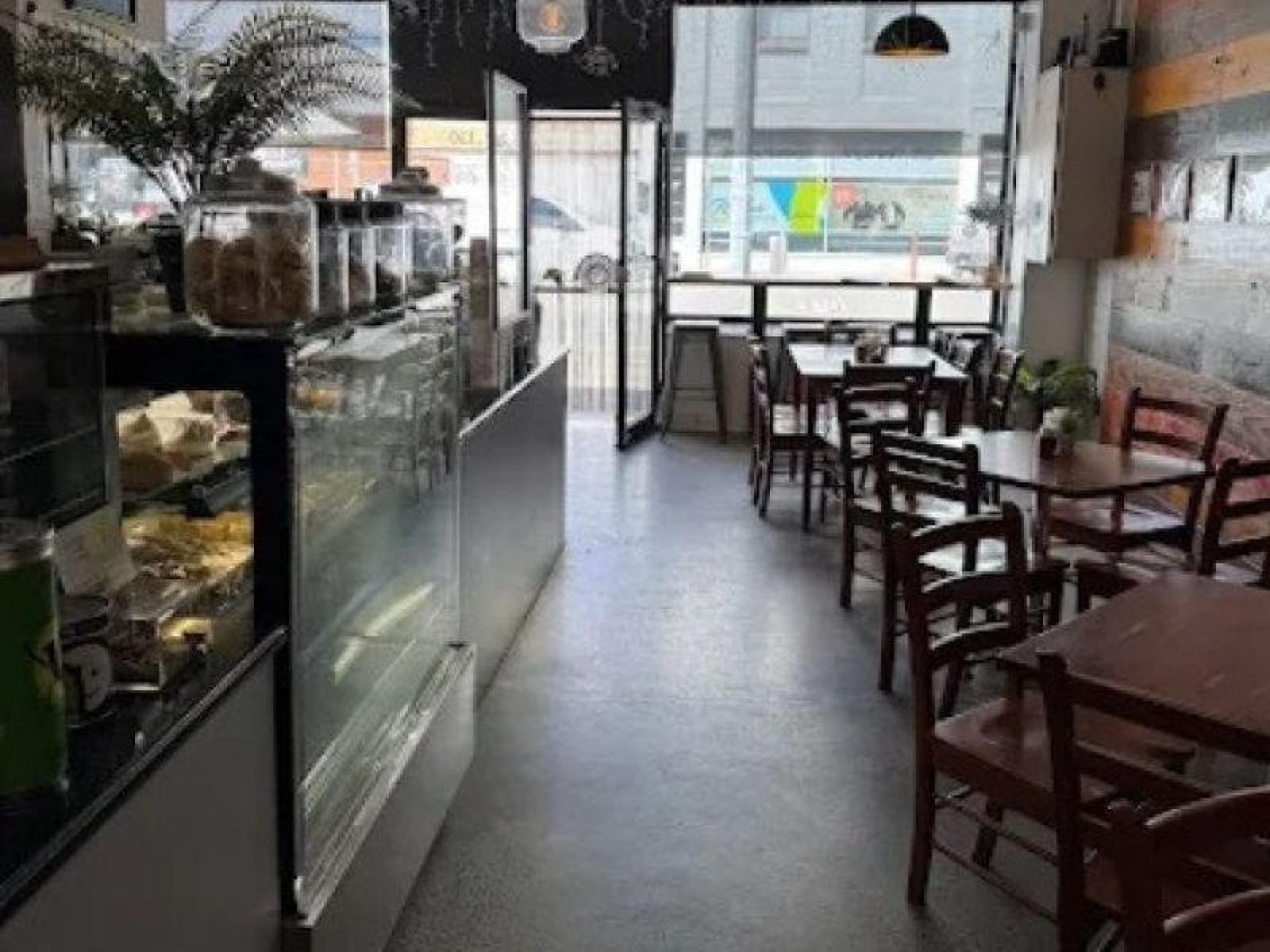 Established Cafe/restaurant Strong Local 677959 1
