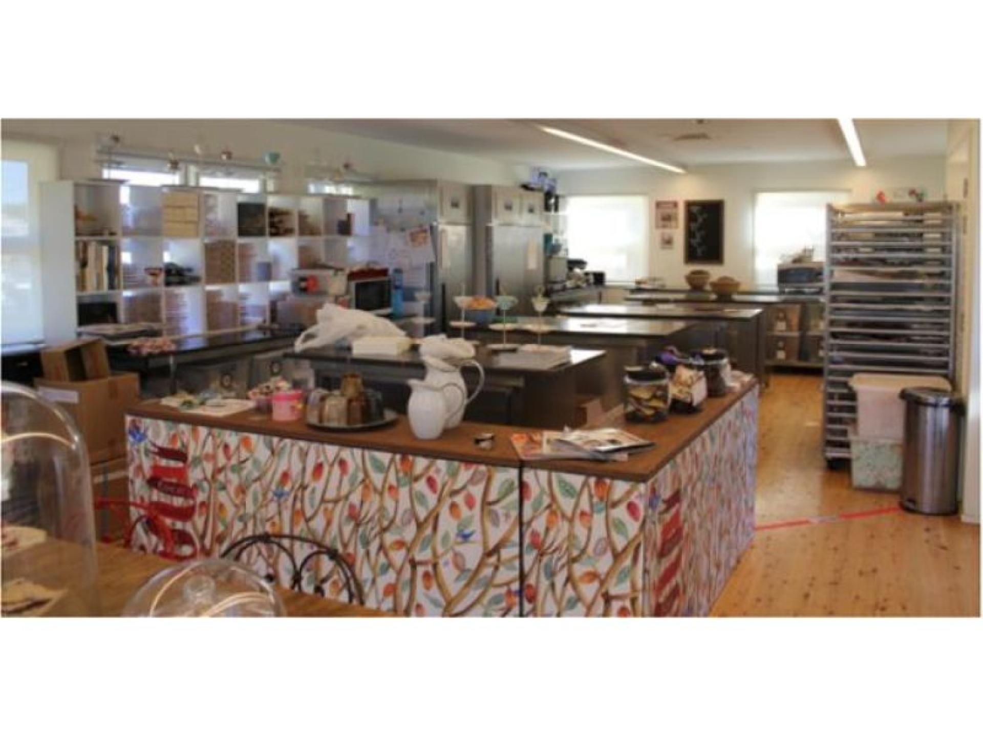 Under Offer - Premium 671054 3