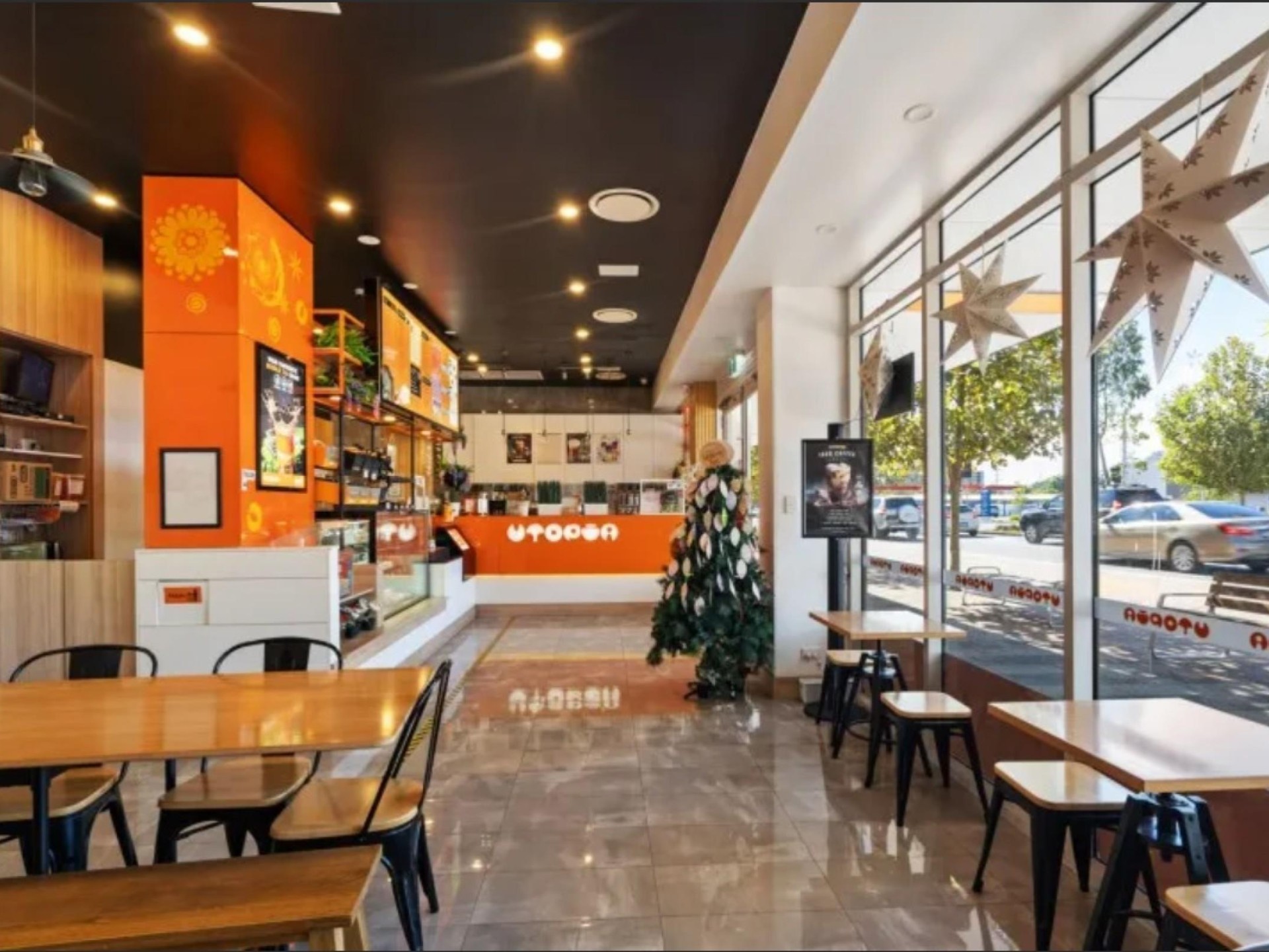 Dessert & Beverage Shop 678985 3