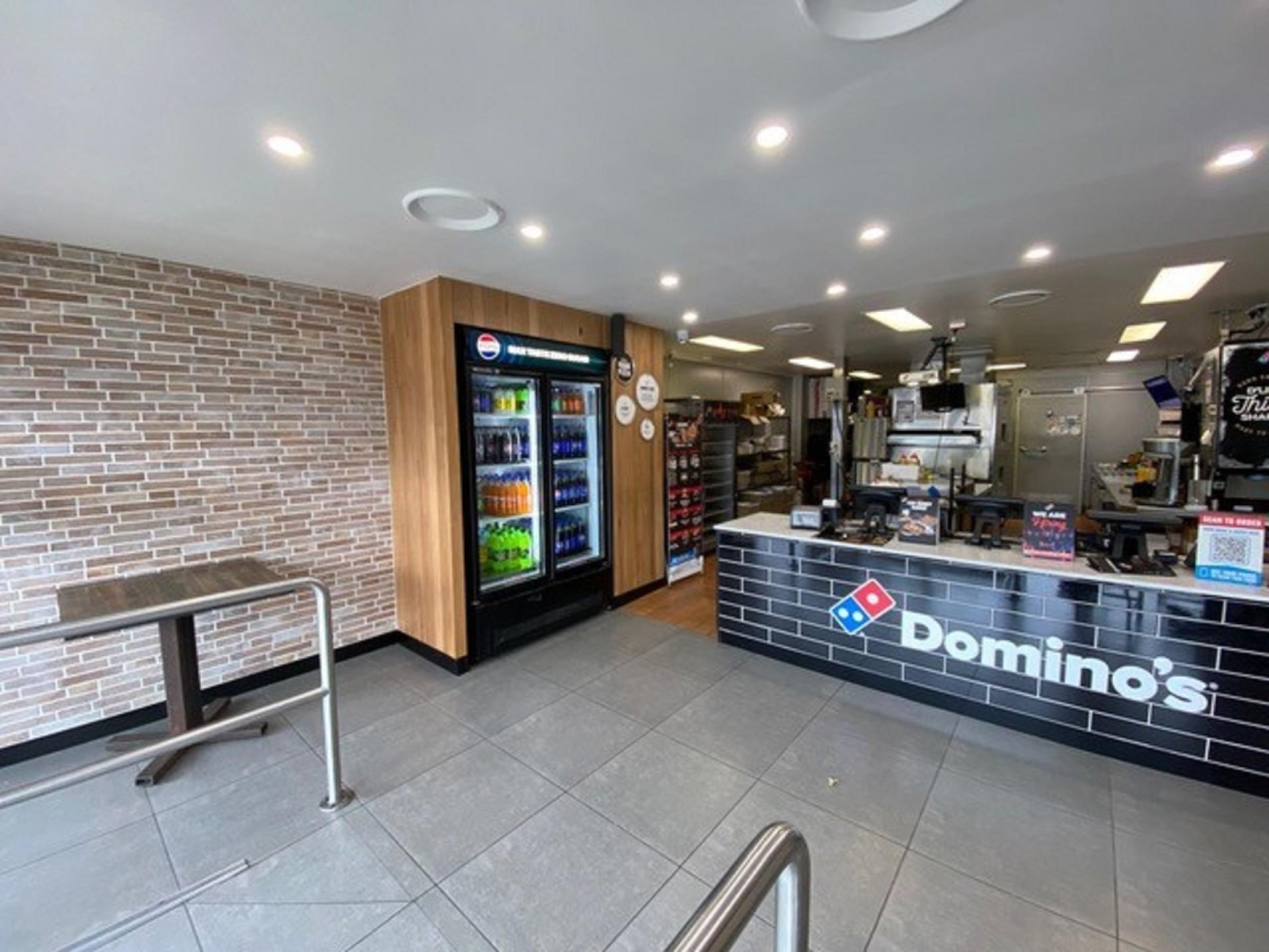 Dominos Pizza! The Entrance! 683135 2