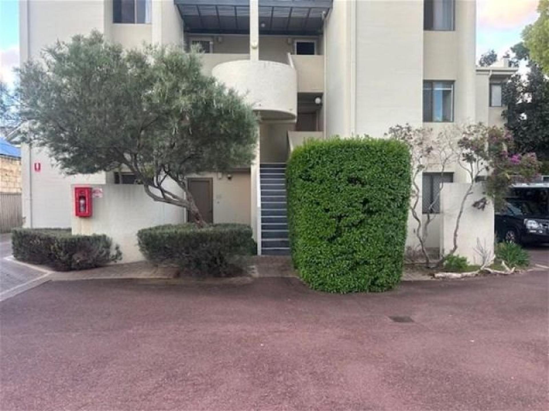 Landscaping & Maintenance - 672199 1