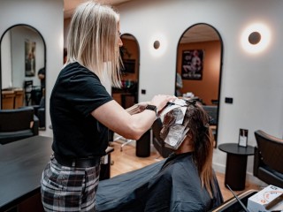 Profitable Hair & Beauty Salon – Walk In & Start