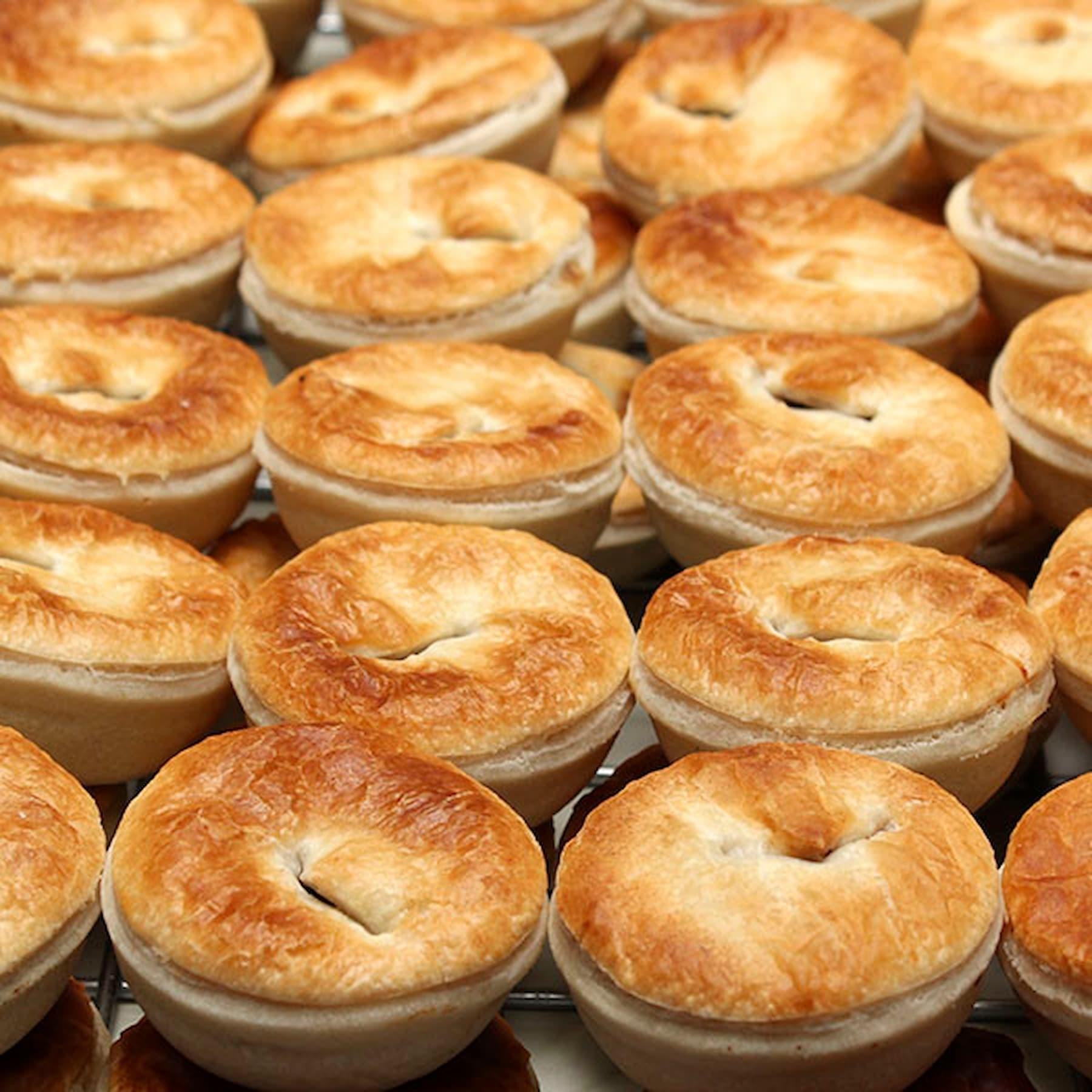 Very Popular Local Bakery 683518 1