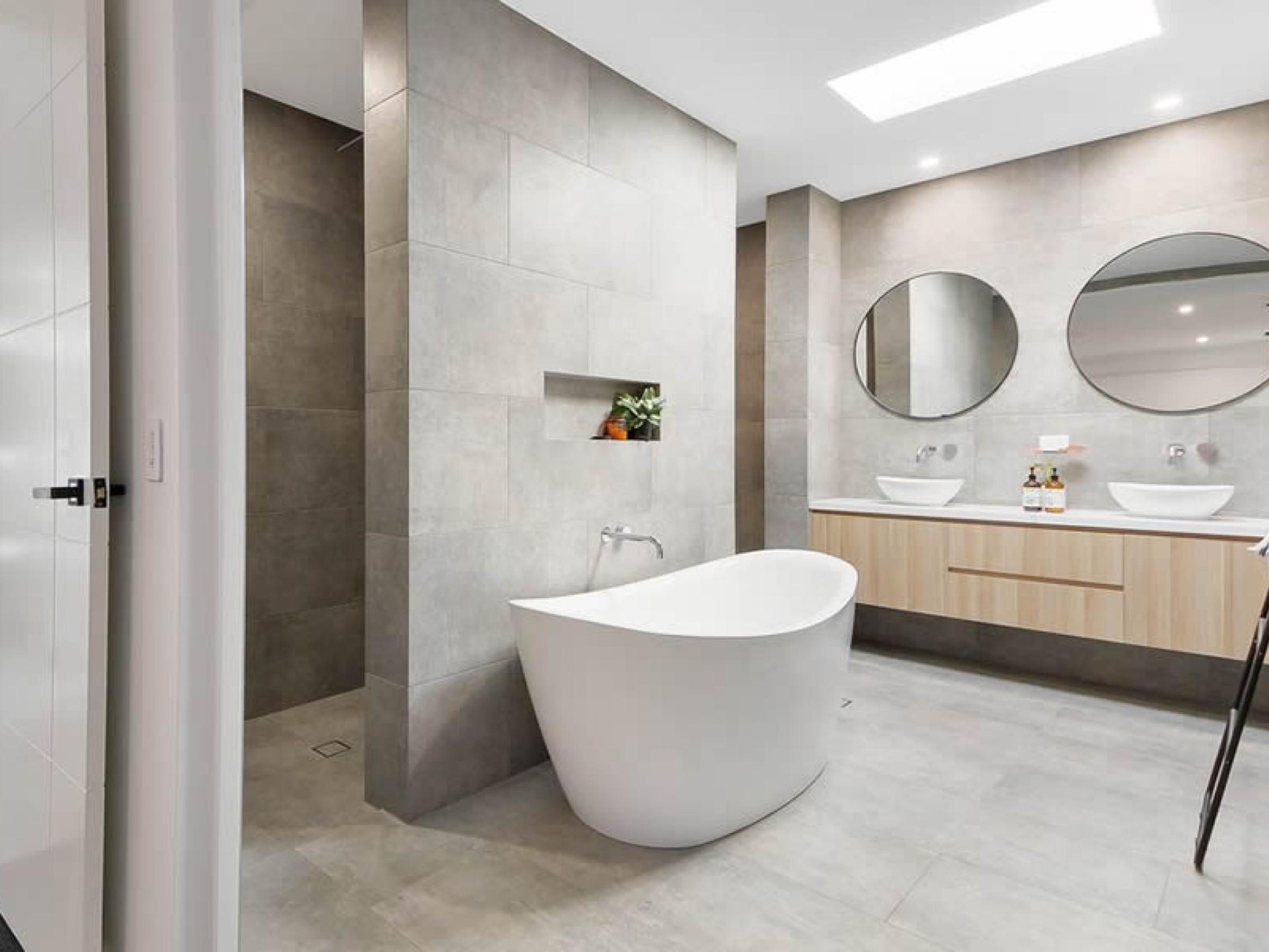 Premium Bathroom Renovation & 677522 1