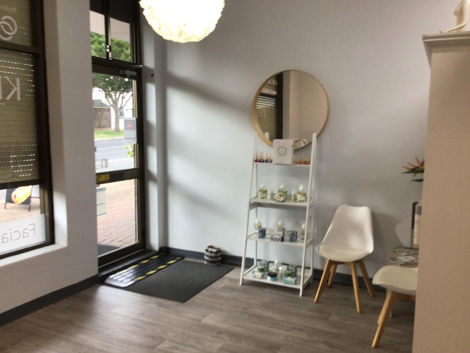 Beauty Salon 682347 2