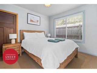 YOUR NEW COASTAL LIFESTYLE AWAITS - 2886MF