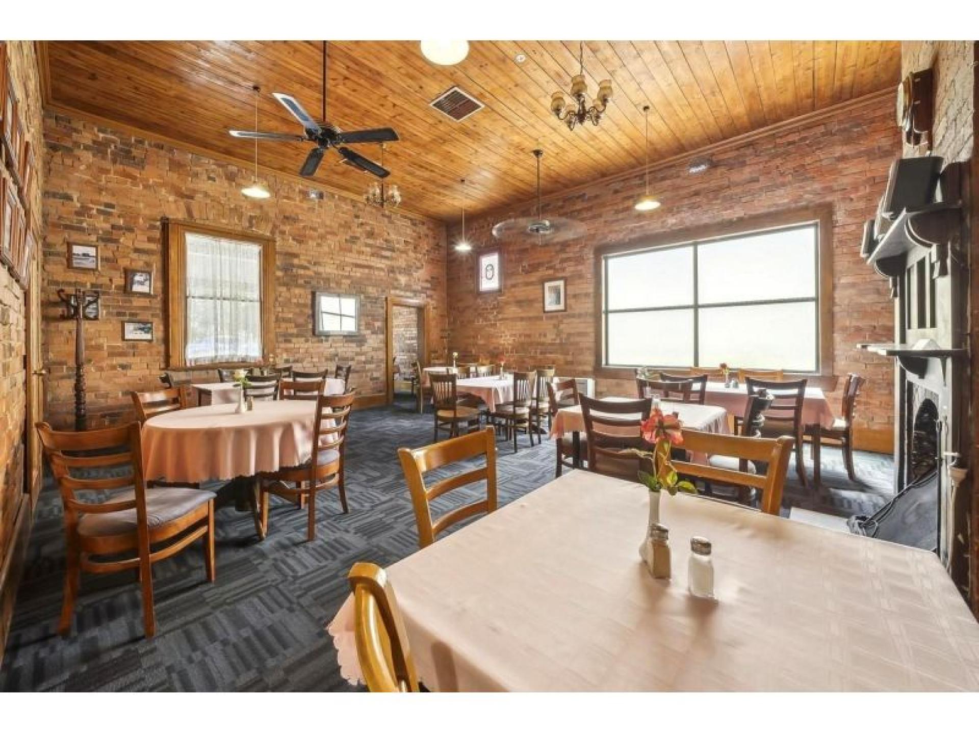 Freehold - Devenish Railway 672346 3