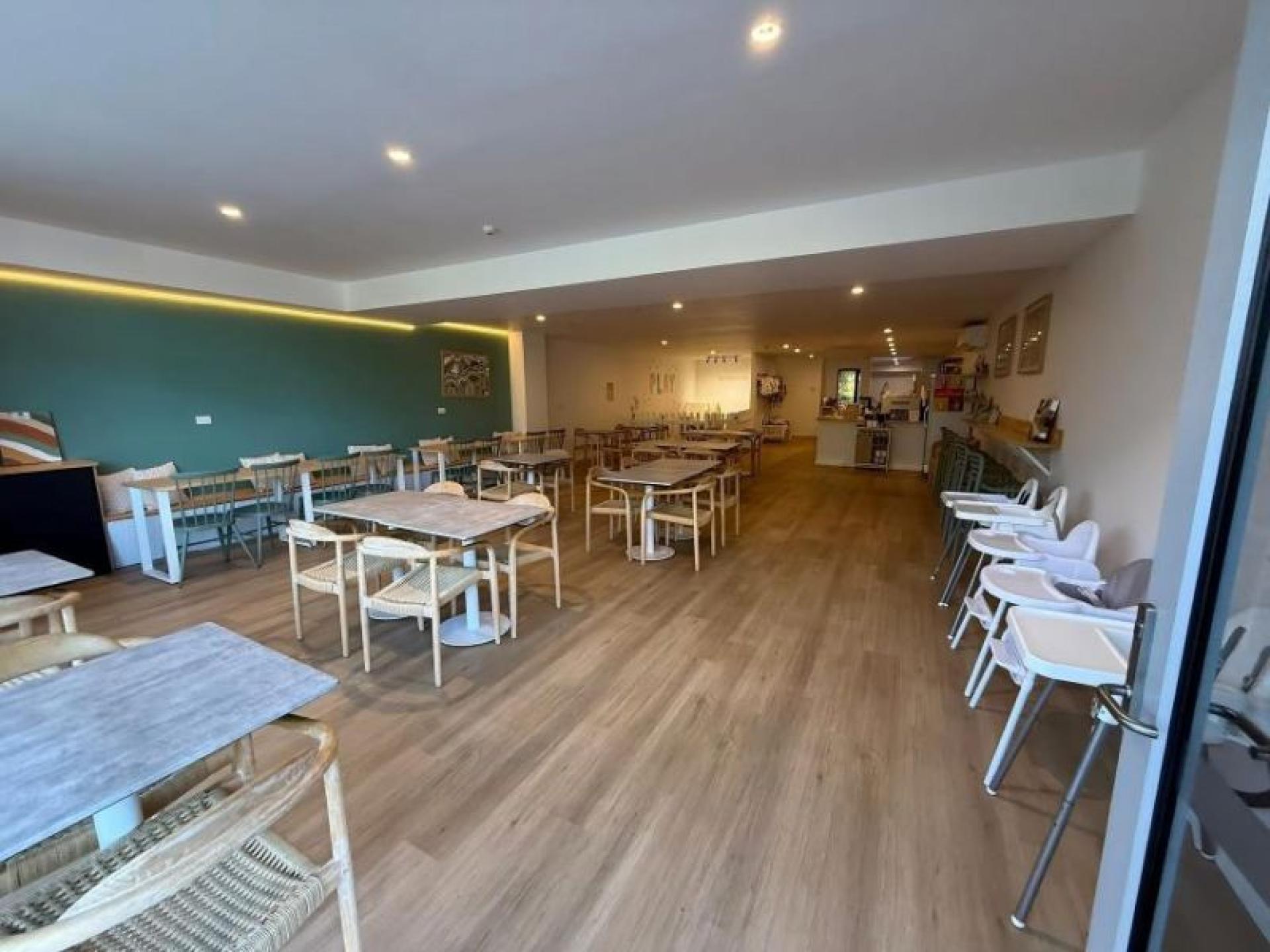 Spacious Cafe In Busy 684123 1