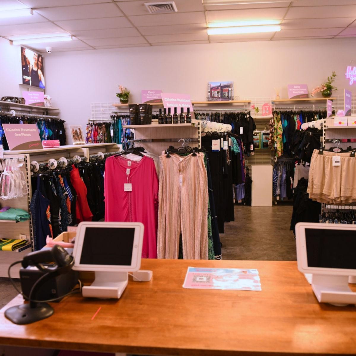 Reputed Ladies Swimwear Retail 682378 1