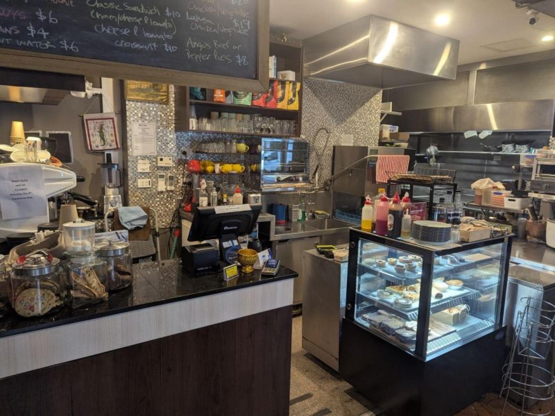 Established Cafe On Corner 677918 2