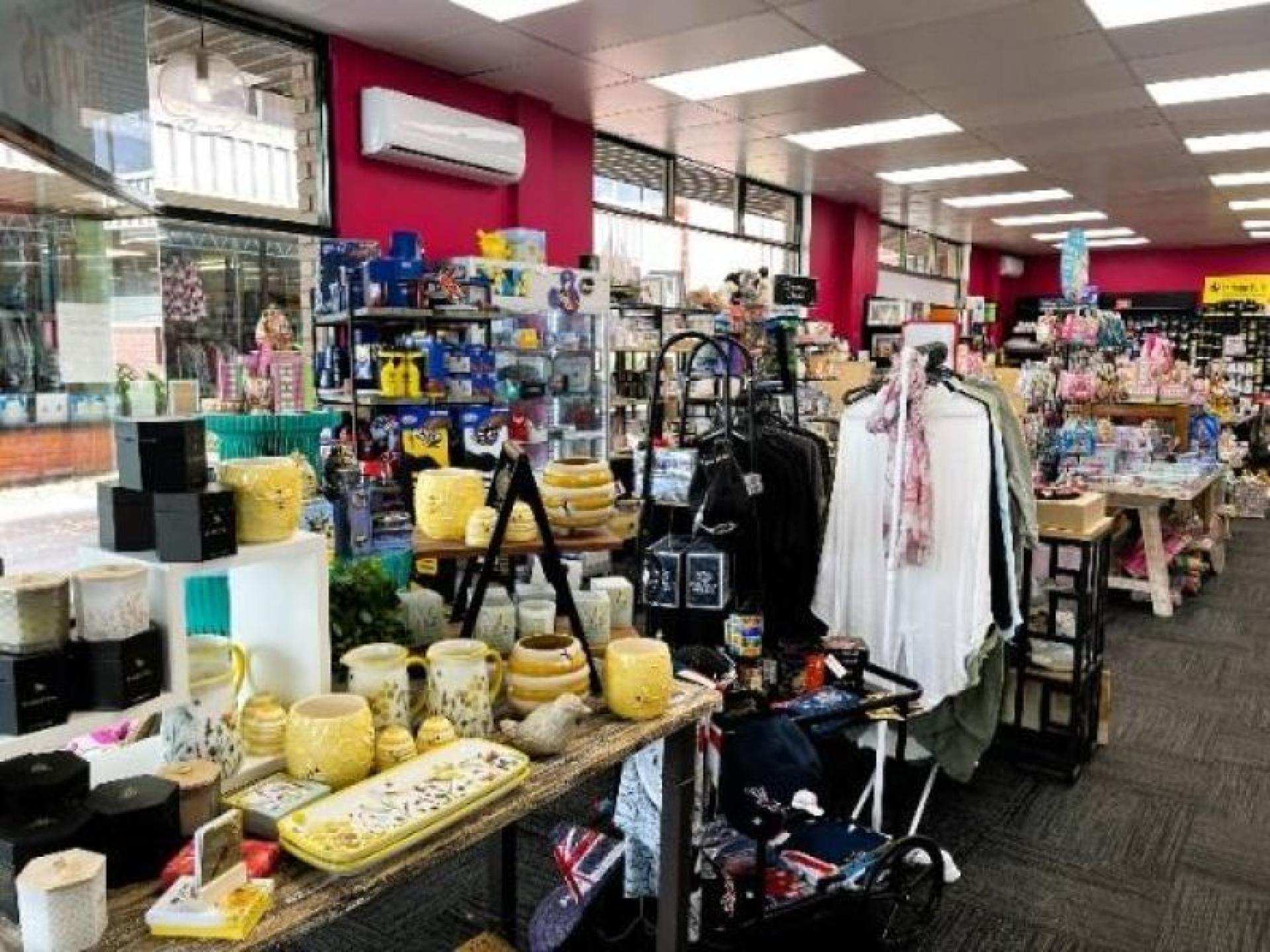 Sunbury Newsxpress (dwn265) 680709 2