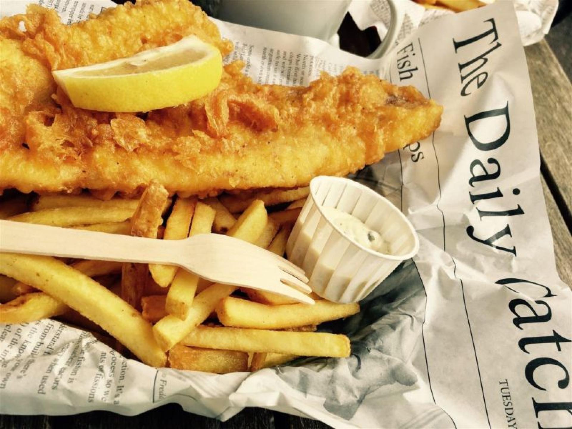 Popular Fish & Chippery 675212 1