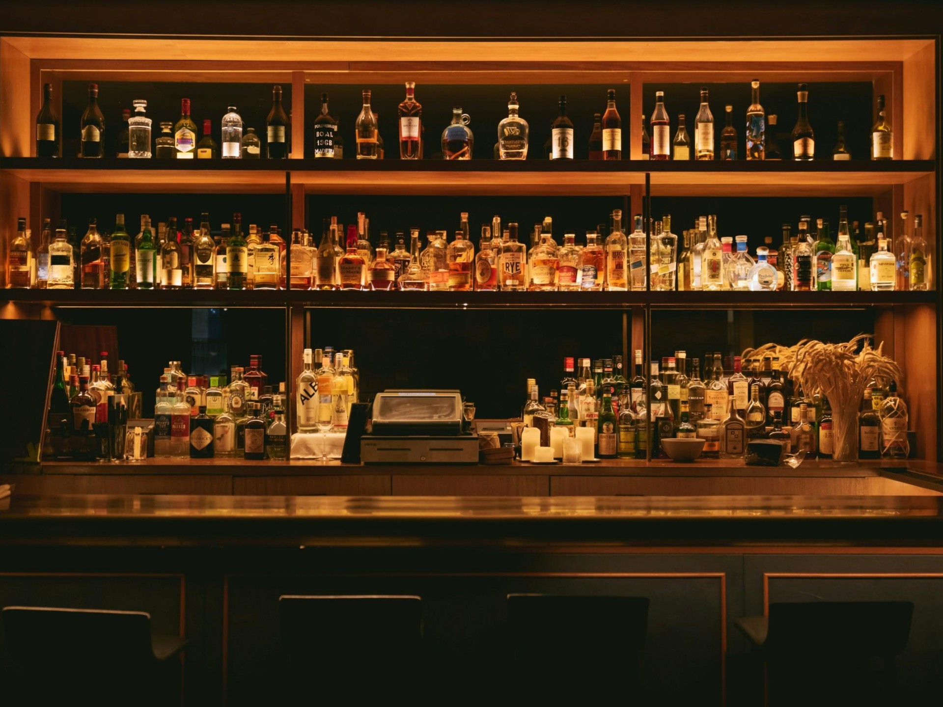 Boutique Bar & Restaurant 686352 3