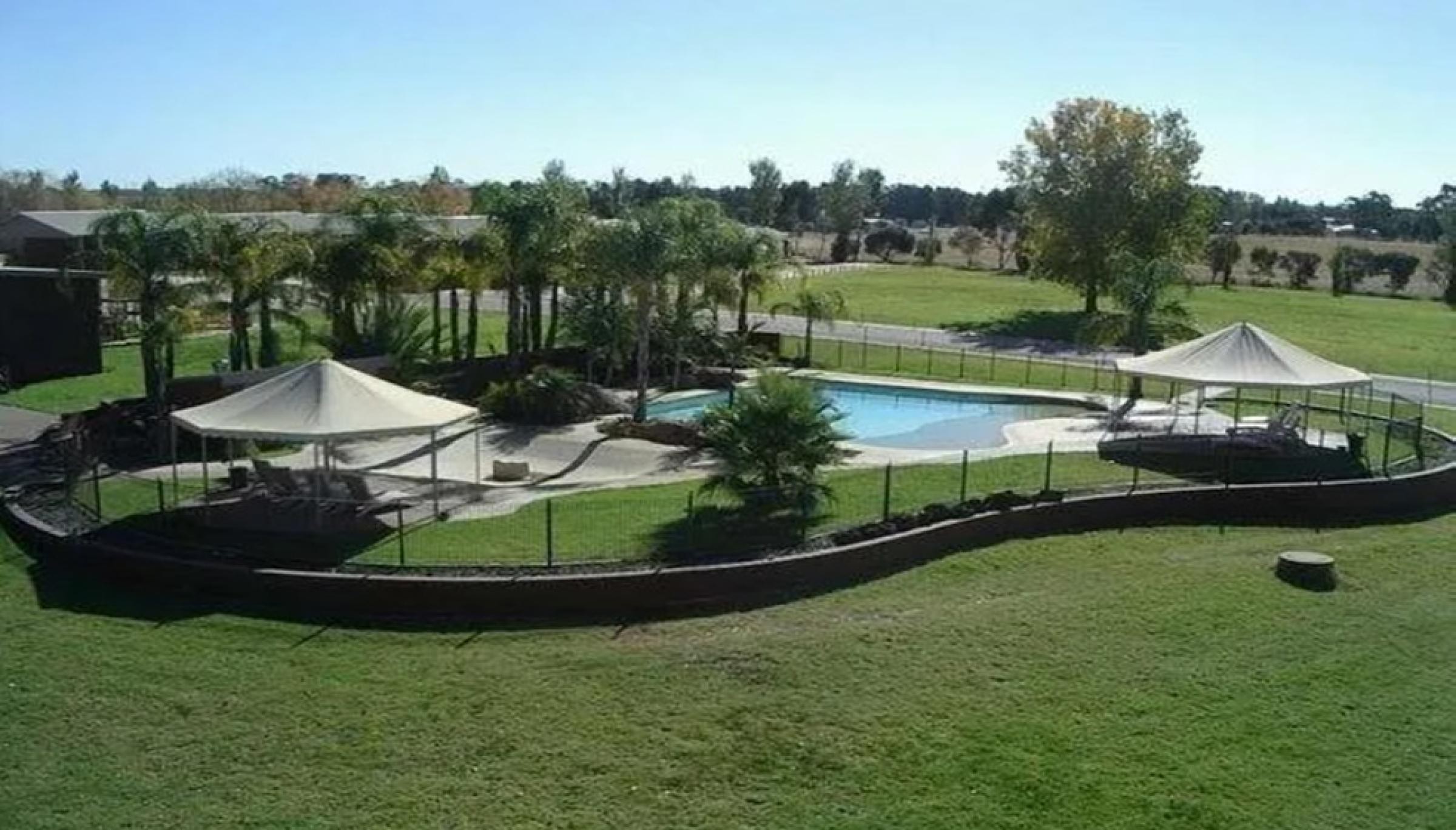 Rare 35-acre Accommodation Resort 686018 1