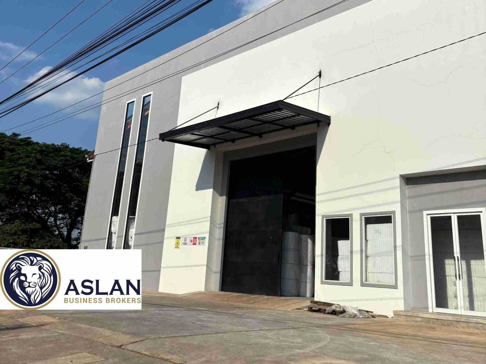 Warehouse And Non-food Manufacturing 679585 2