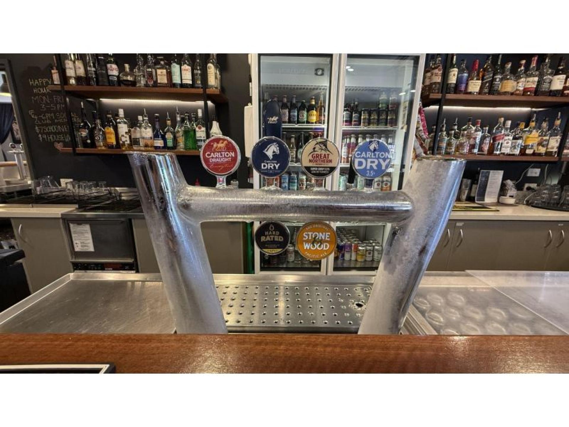 Golden Square Hotel – 677523 2