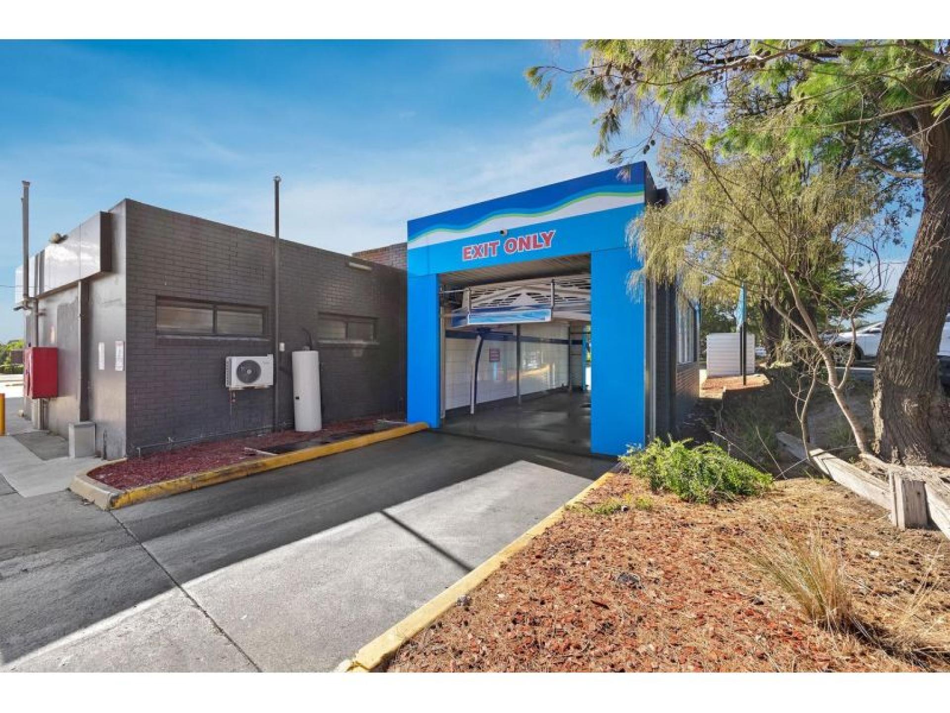 Entry-level Car Wash In 681108 3