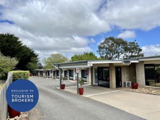 AN ABSOLUTE RIPPER LEASEHOLD MOTEL - 2682ML