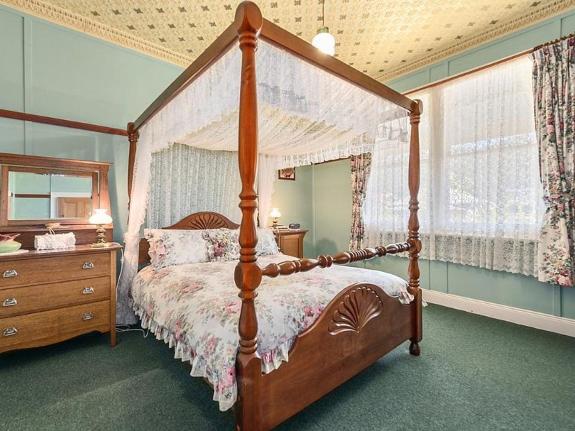 Fully Furnished 2bdr Home 677529 3