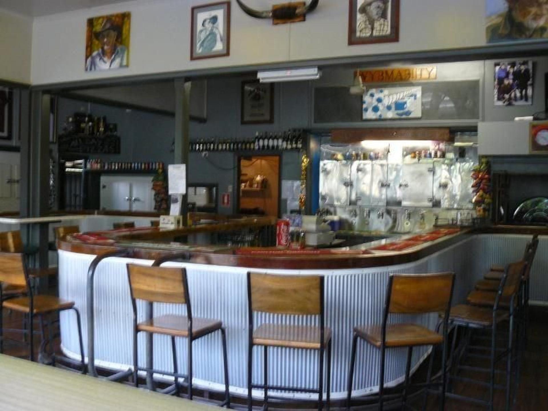 Country Family Hotel Selling 676798 3
