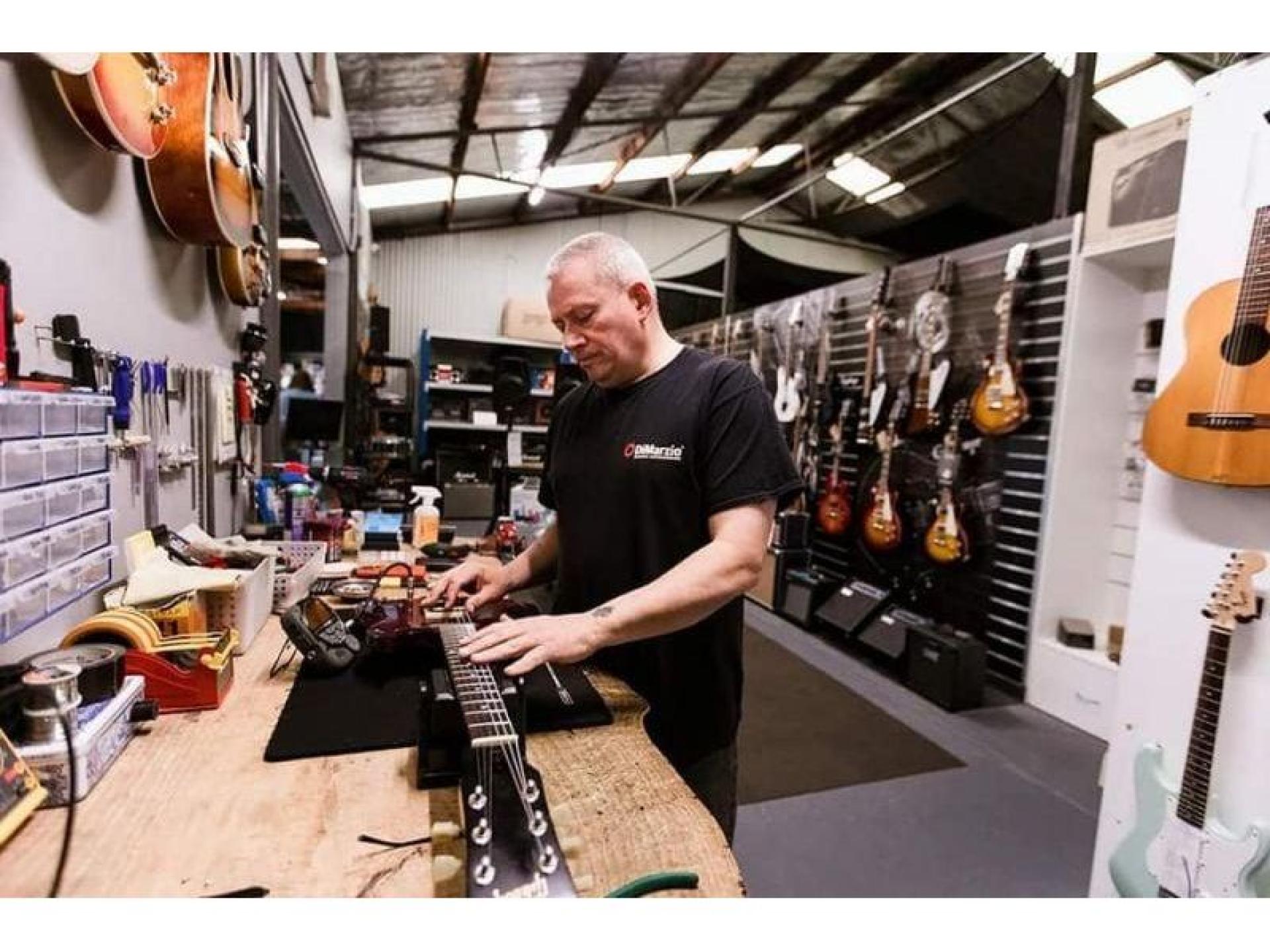 Retail Music Store And 677330 2