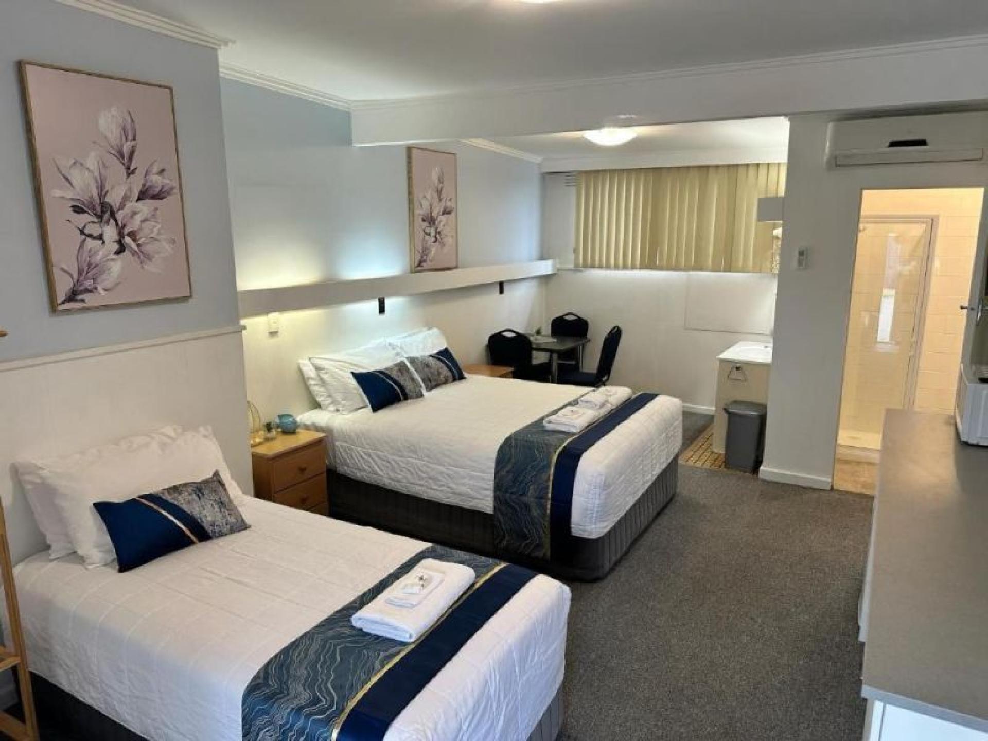 Bamboo Motor Inn – 681740 3