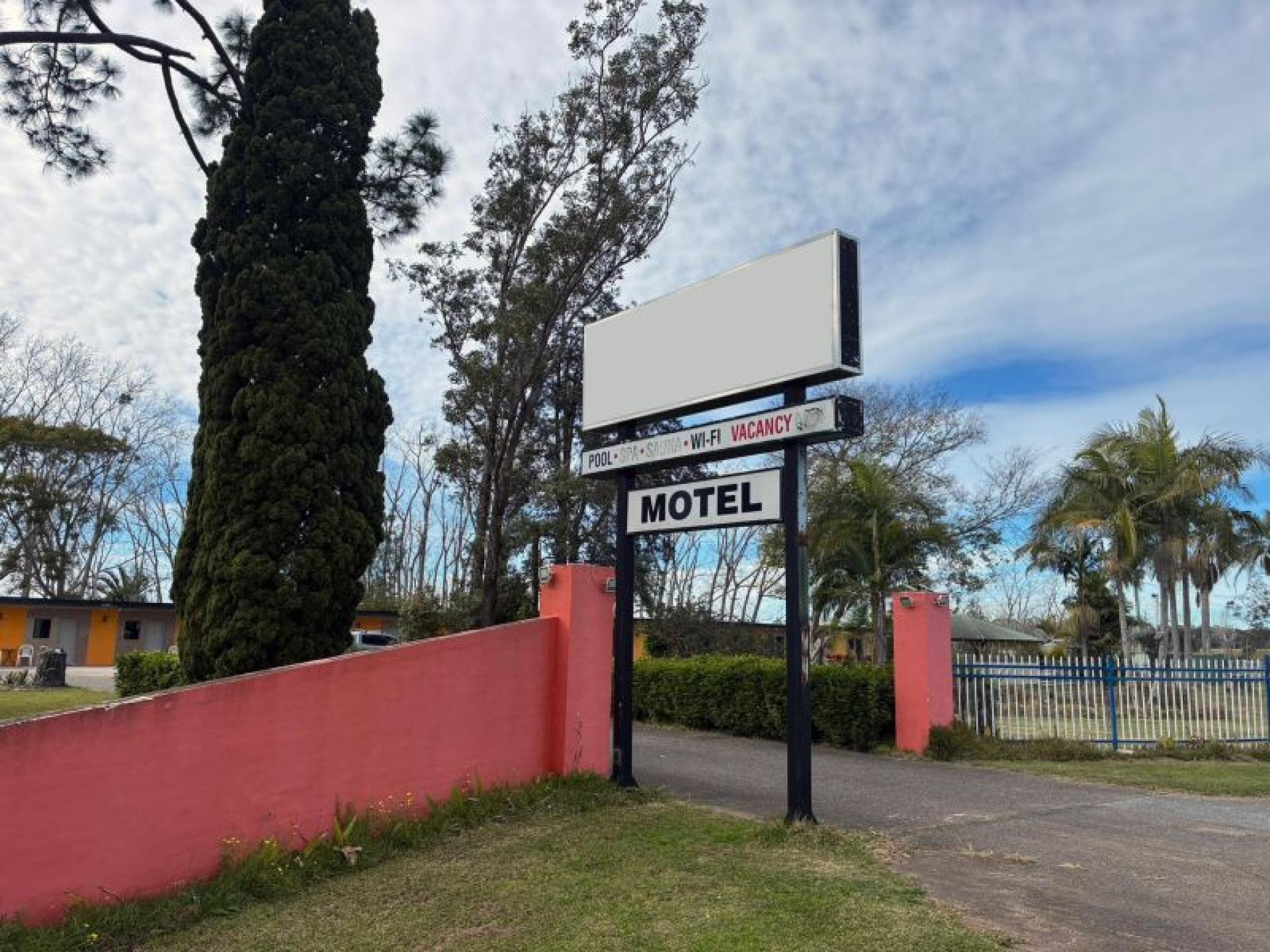 Taree Freehold Motel With 686349 2