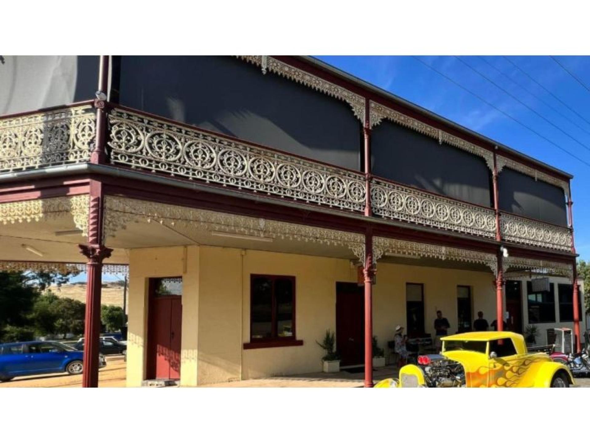 Gladstone Hotel Dookie – 686314 1