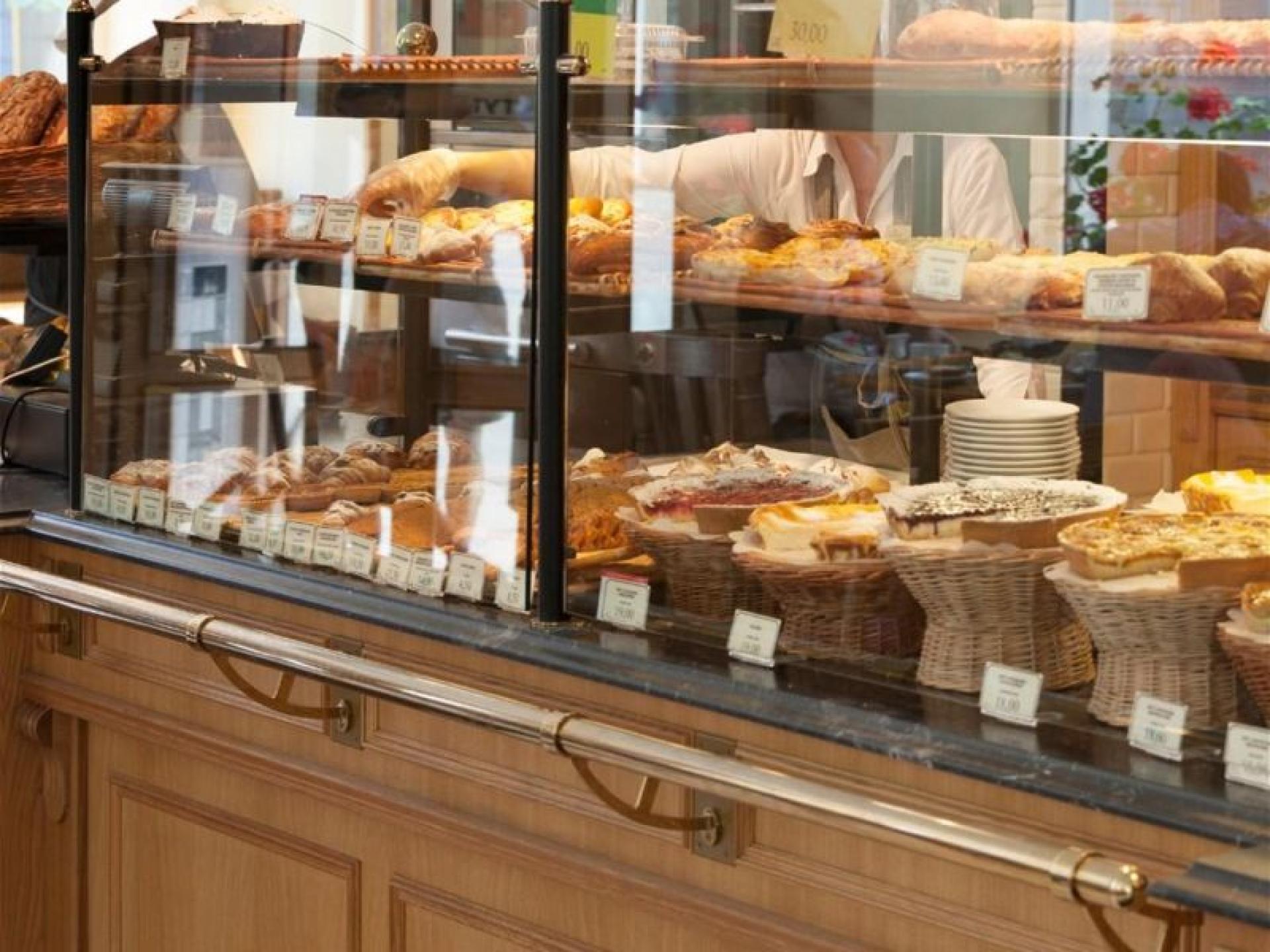 Iconic Country Bakery & 681372 3