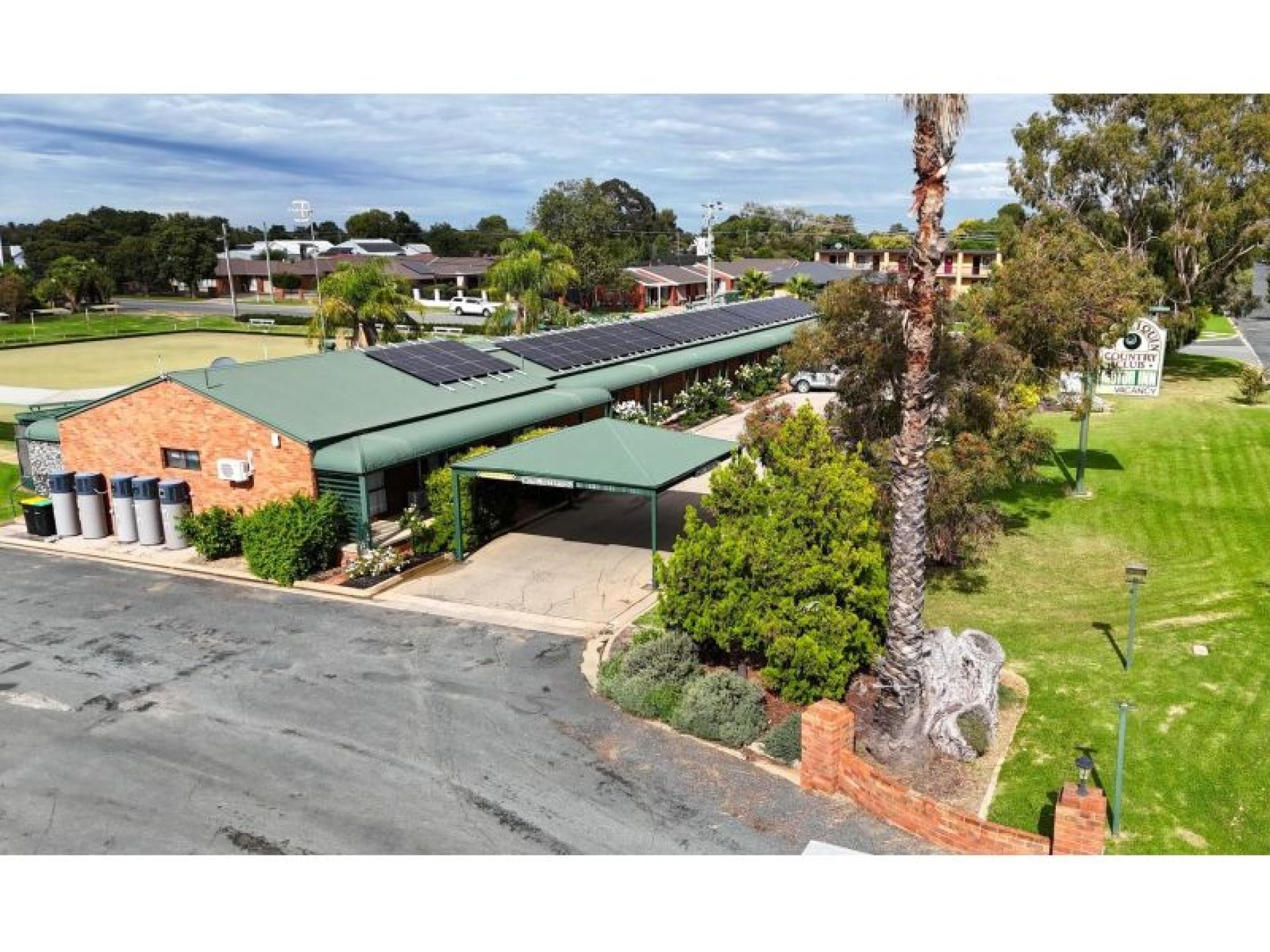 Leasehold - Country Club 680352 3
