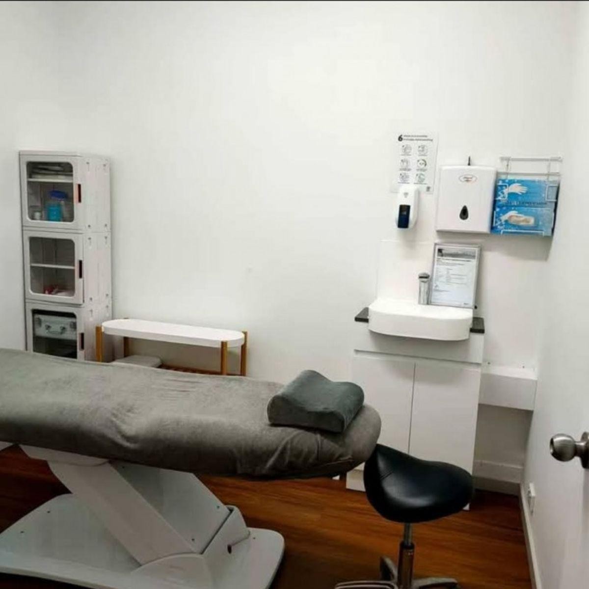 Long-standing Beauty & Massage 683875 2