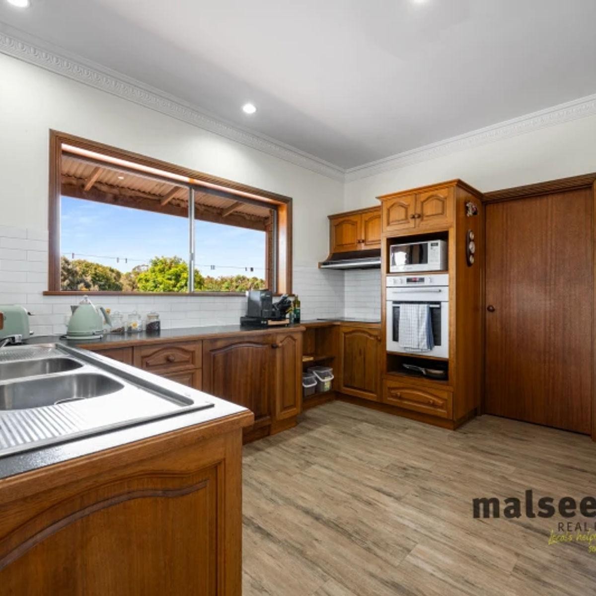 High-potential Pet Boarding & 684653 2
