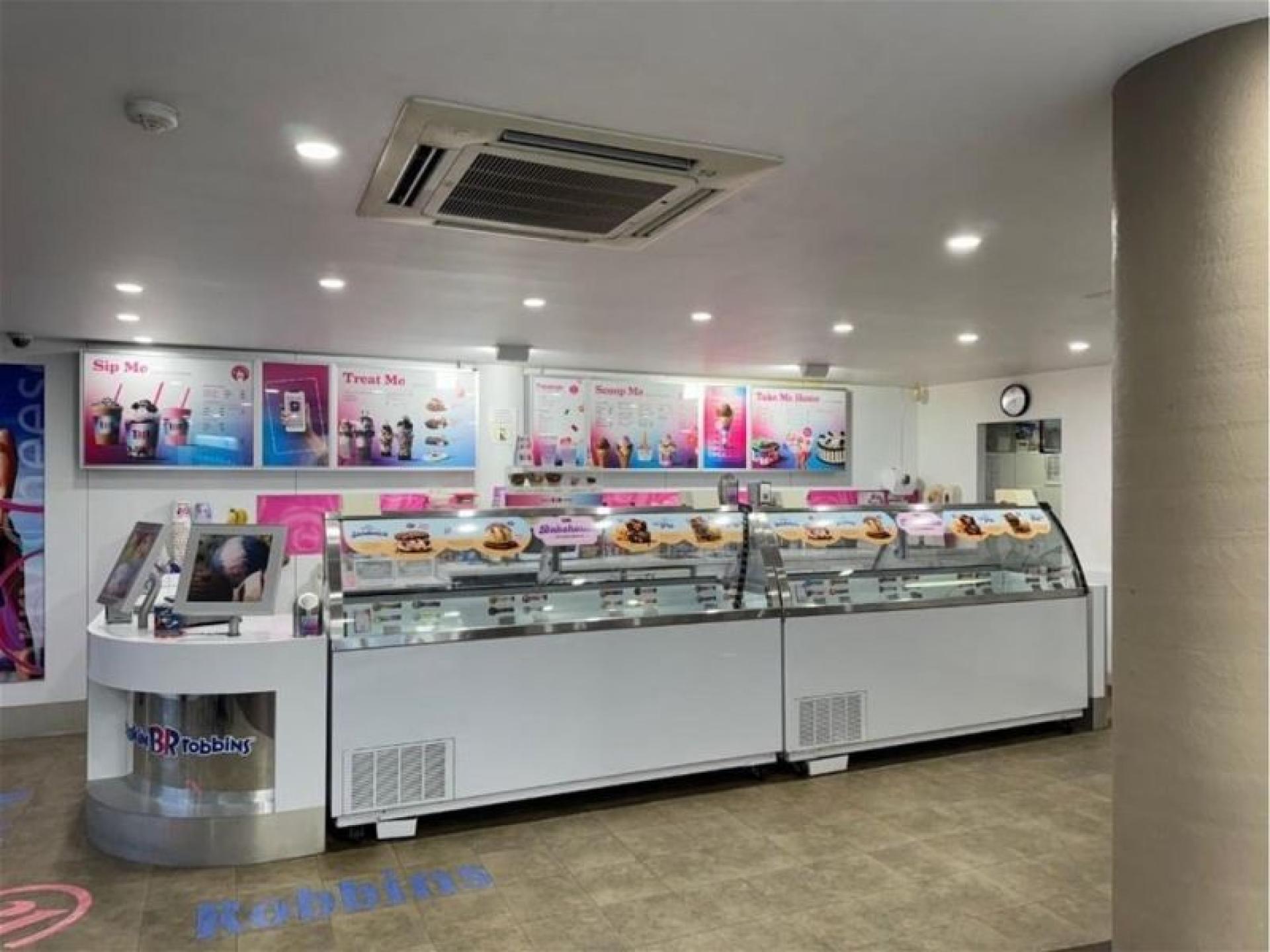Baskin Robbins Store - 666854 1