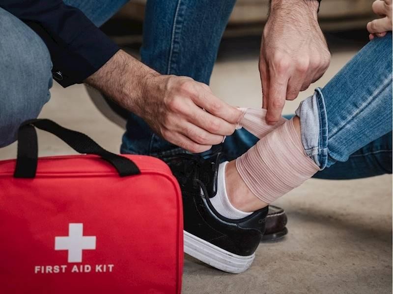 First Aid & Safety 669947 2