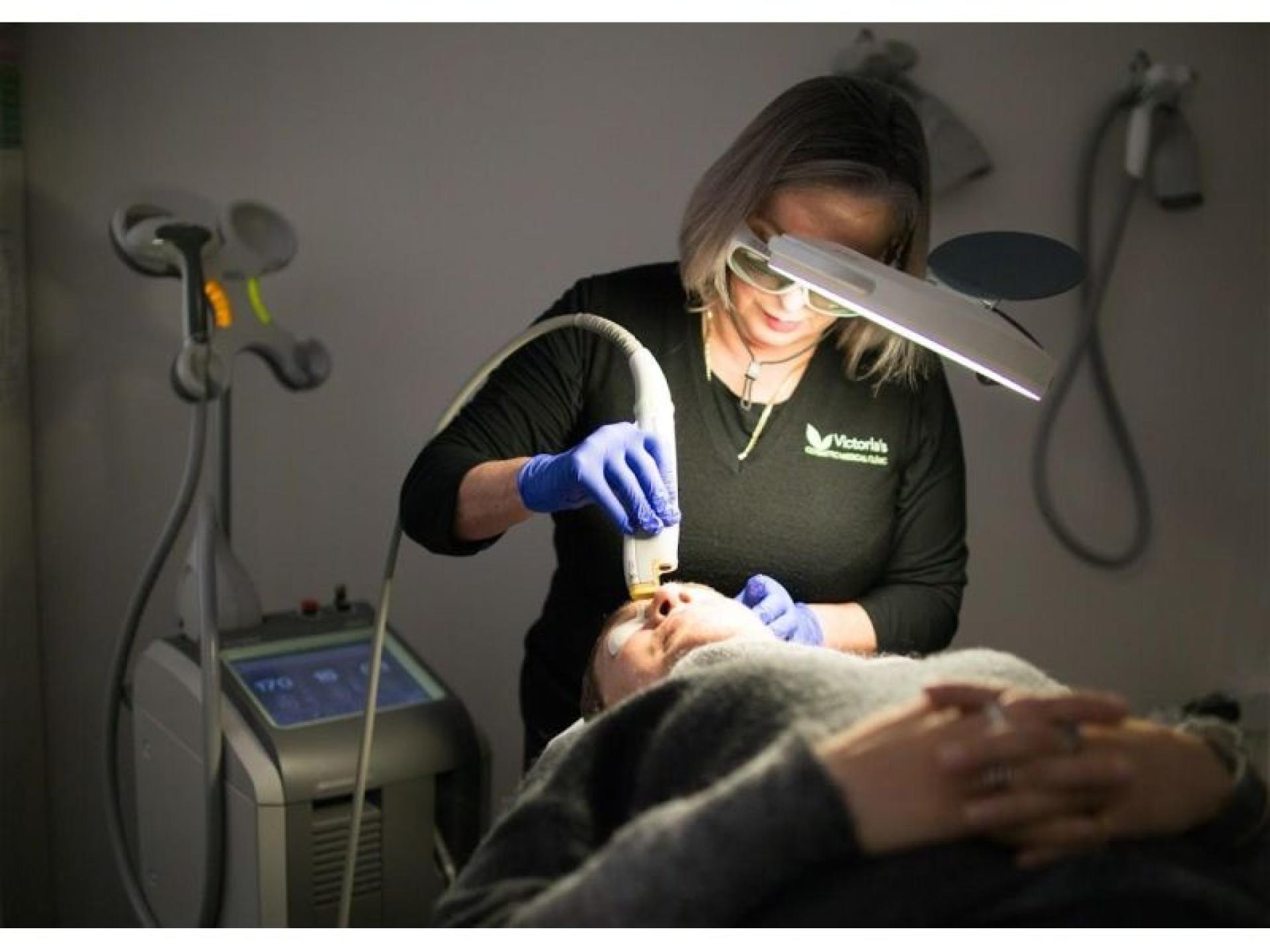 Established Cosmetic Clinic - 671391 3