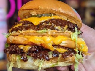 Thriving Burger & Cocktail Venue - Easy To Run