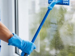 Window Cleaning - Easy To Run